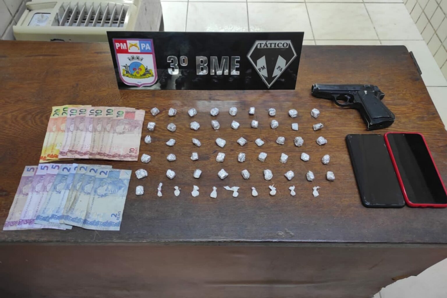 Dupla é presa com mais de 50 papelotes de drogas no Pará