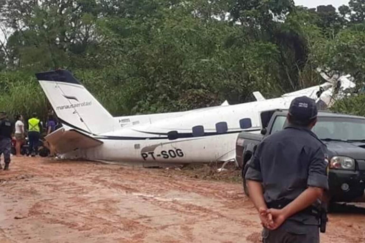 Avião cai no Amazonas e deixa 14 pessoas mortas
