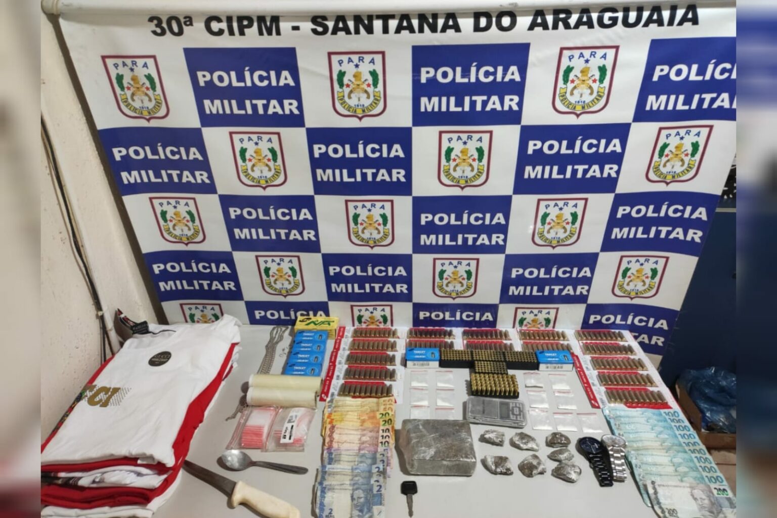 PM flagra suspeito com drogas e munições em Santana do Araguaia
