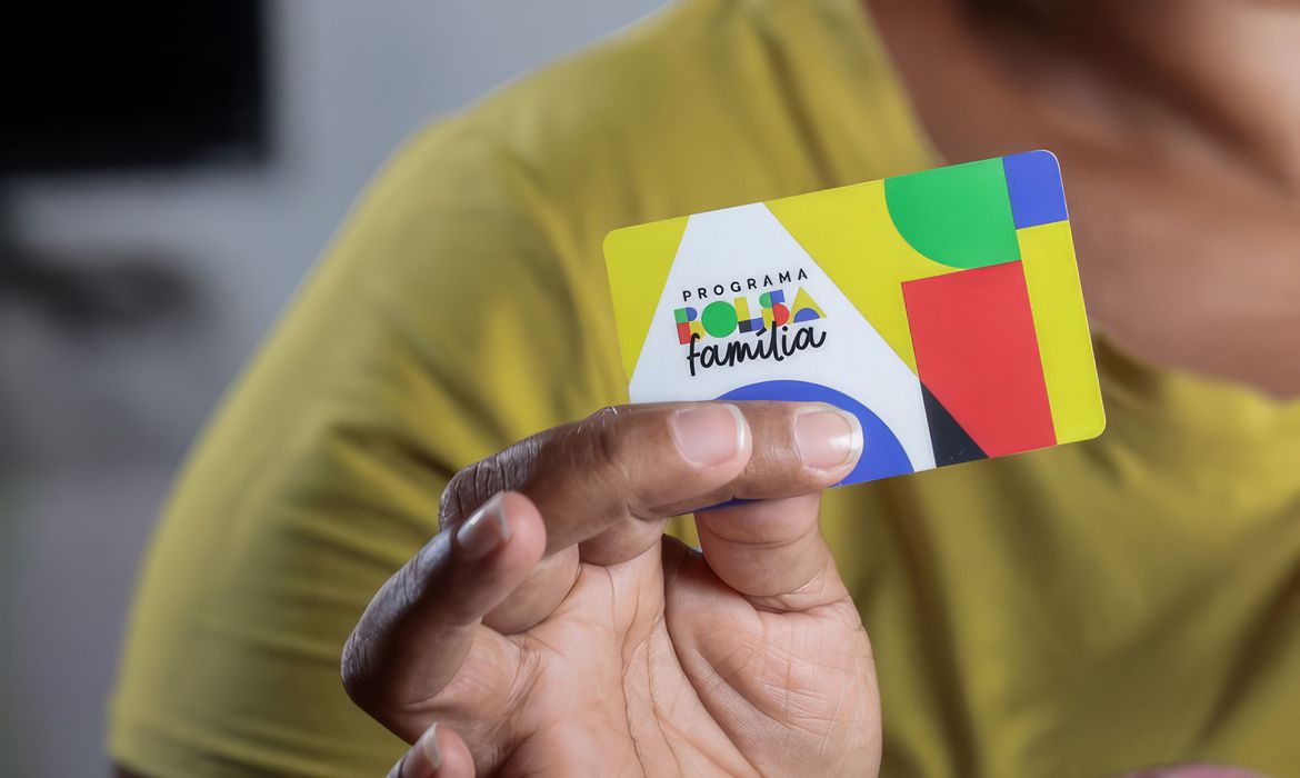 Bolsa Família de janeiro começa a ser pago dia 18; veja calendário
