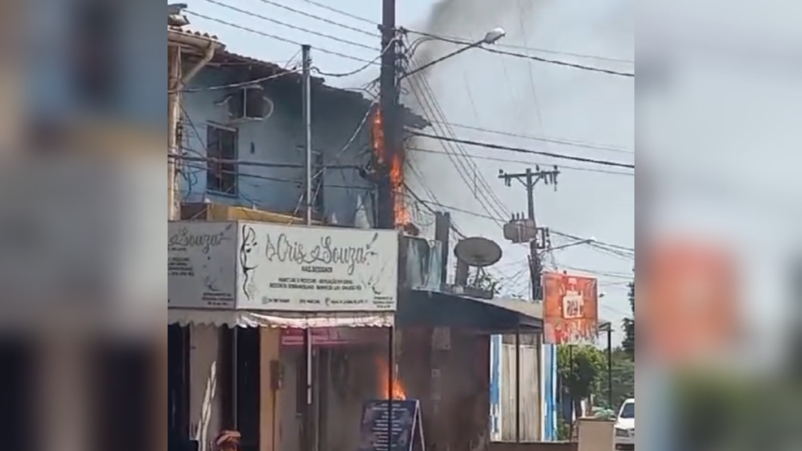 Vídeo: moradores capturam momento em que poste pega fogo em Marabá