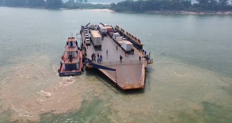 Estiagem pode paralisar travessia de balsas no Rio Tapajós