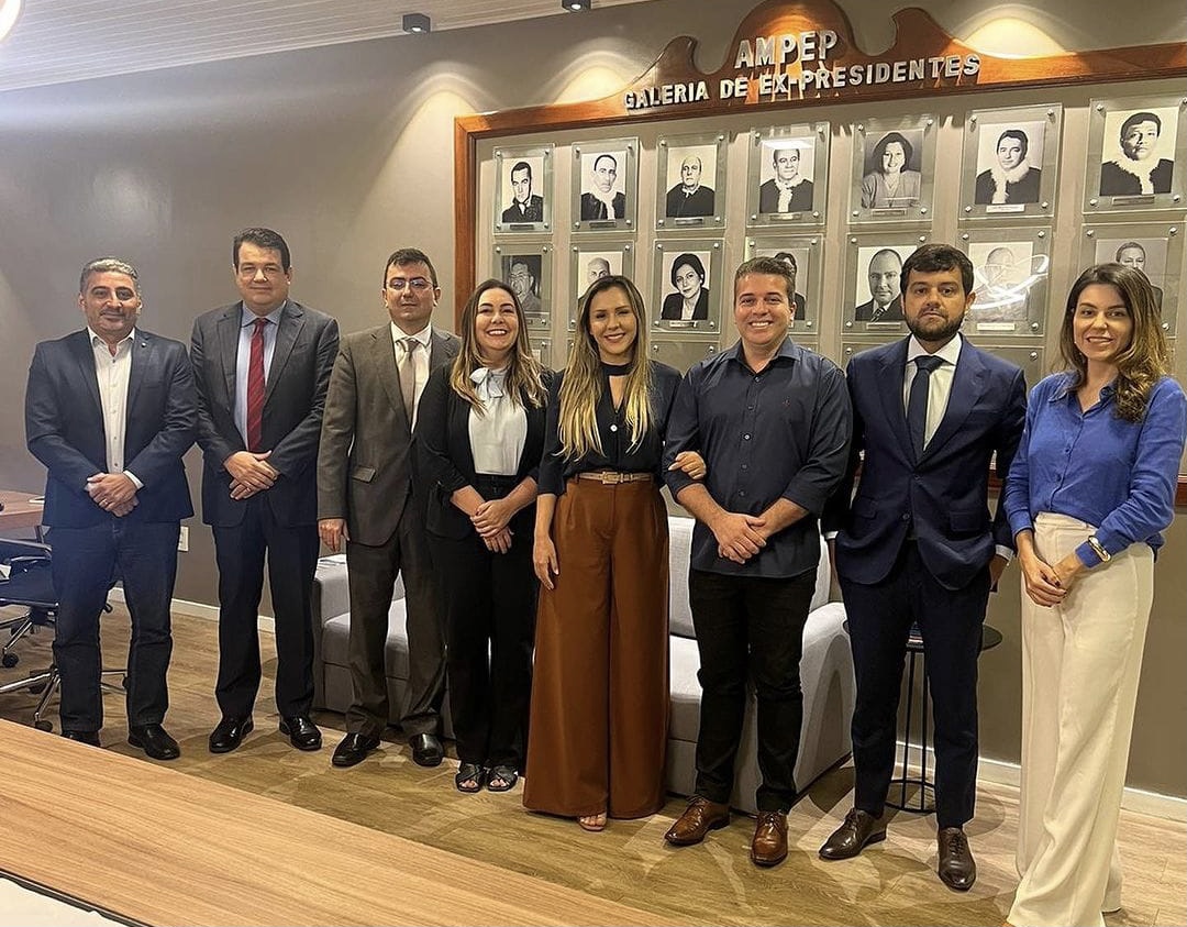 Prefeito Alexandre Siqueira e deputada Andréia Siqueira visitam AMPEP em busca de parcerias