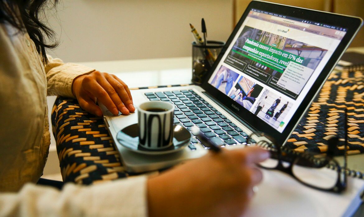 Pnad Contínua mostra que 9,5 milhões faziam trabalho remoto em 2022