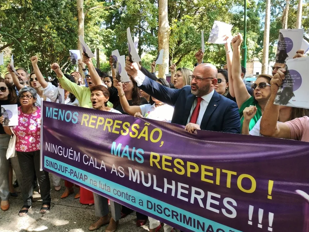 Advogados realizam ato contra desembargador que disse ‘gravidez não é doença’ no Pará