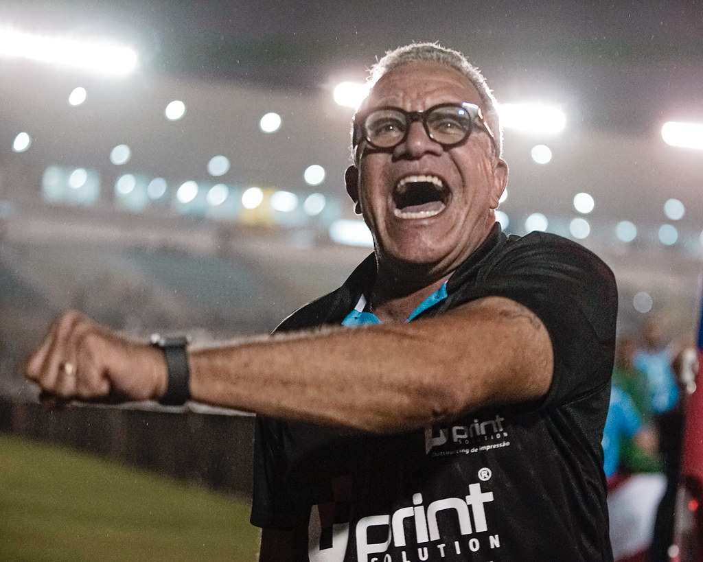 Paysandu renova contrato com Hélio dos Anjos para temporada de 2024