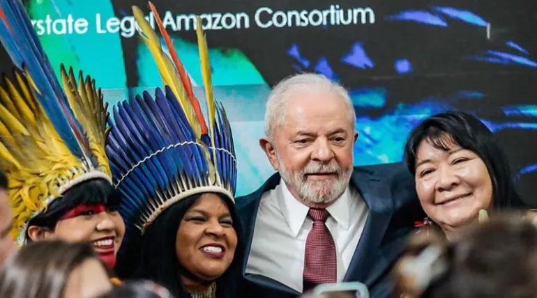 Lula veta parcialmente o marco temporal