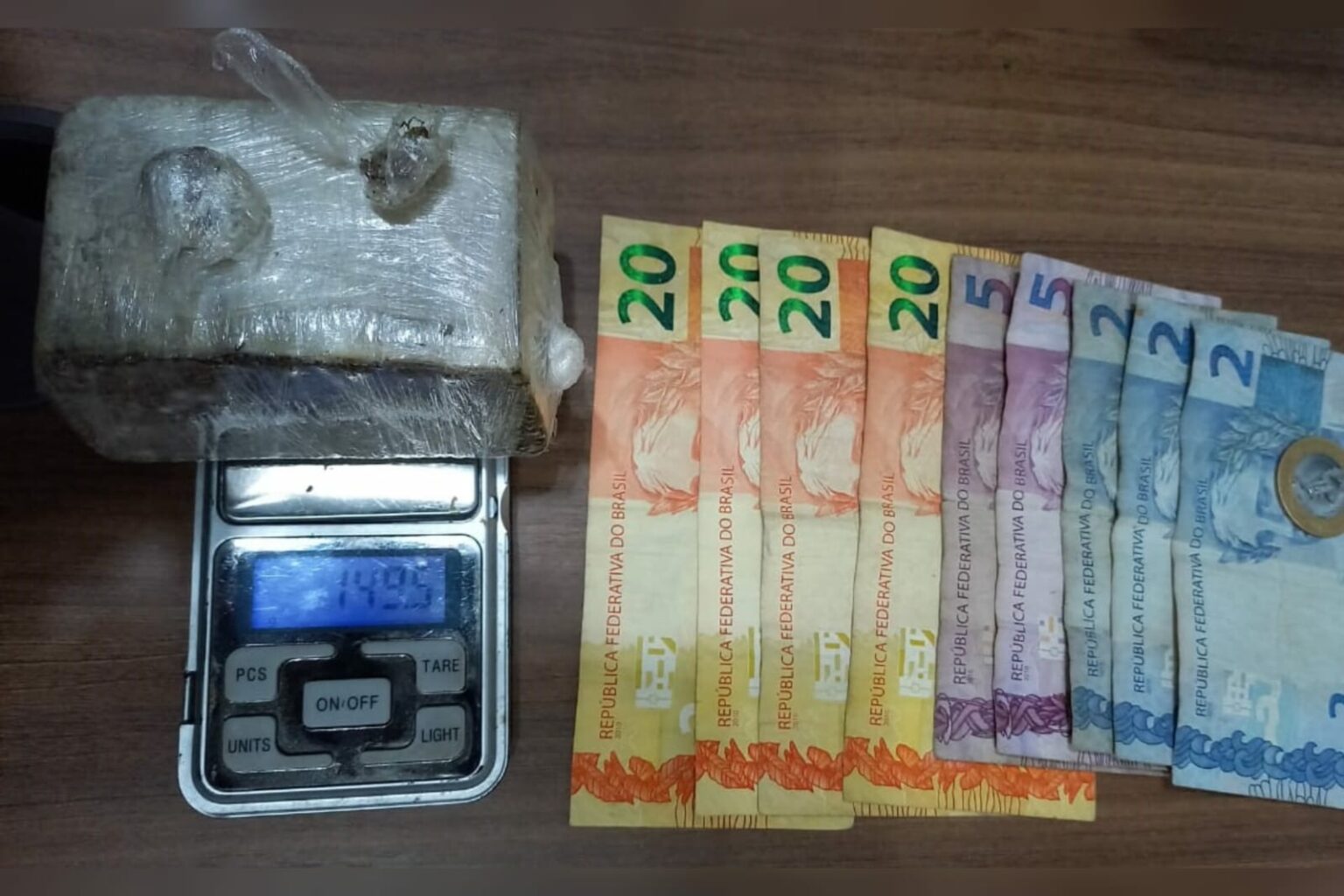 Mulher é presa ao ser flagrada vendendo drogas no Marajó