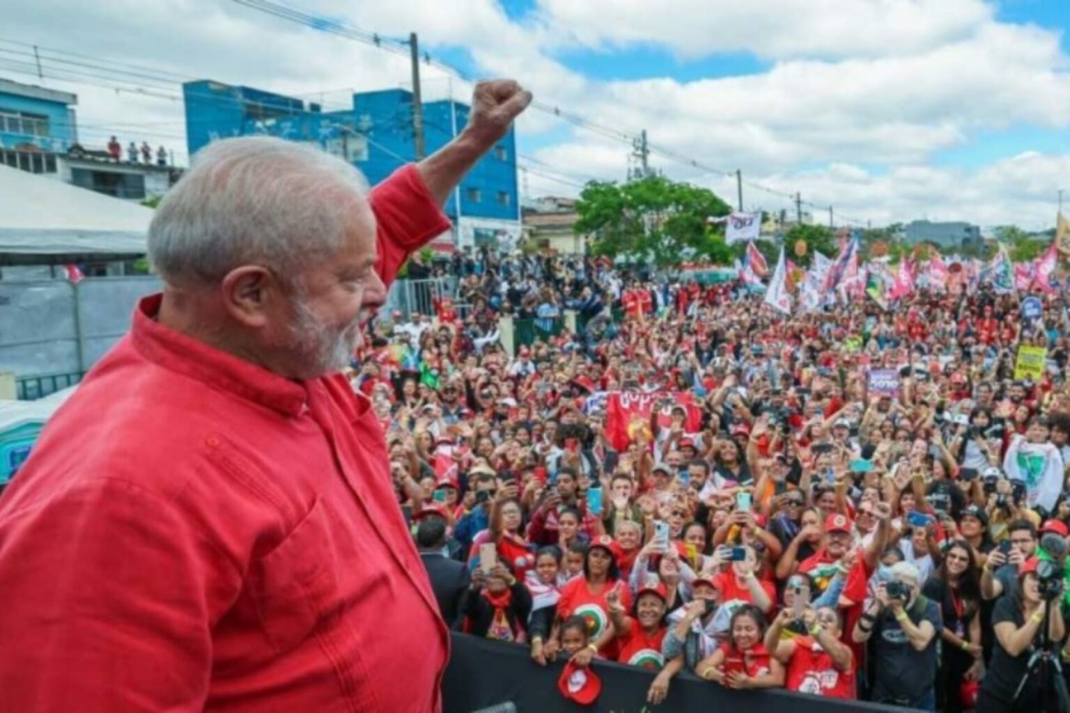 Lula lidera em 4 cenários se eleições fossem hoje, diz pesquisa