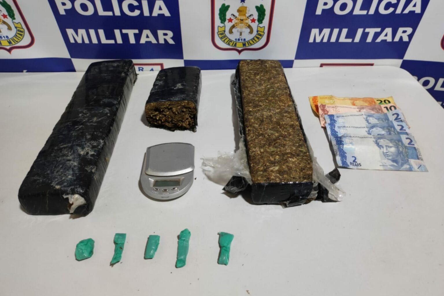 Dupla é presa por tráfico de drogas em Santana do Araguaia