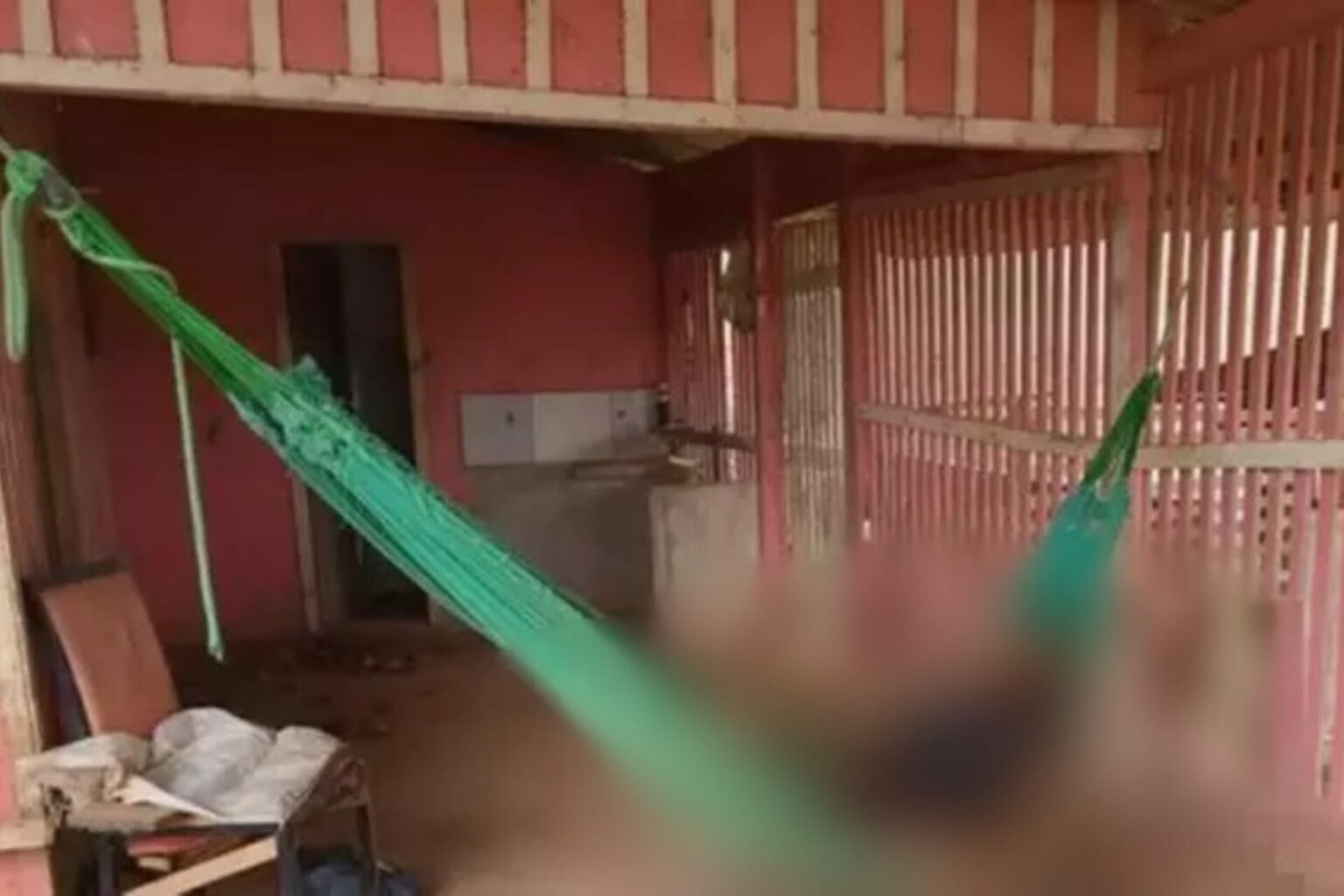 Homem é encontrado morto com faca no pescoço em Uruará