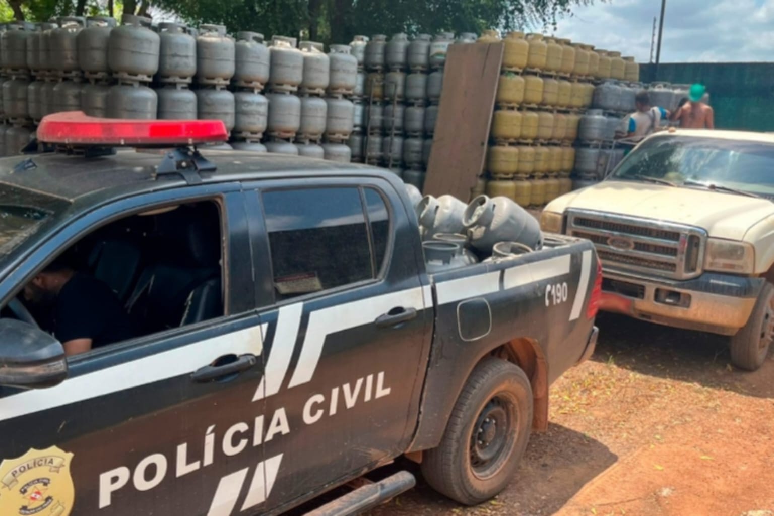 Trio é preso e mais de 400 botijões de gás são apreendidos em Anapu