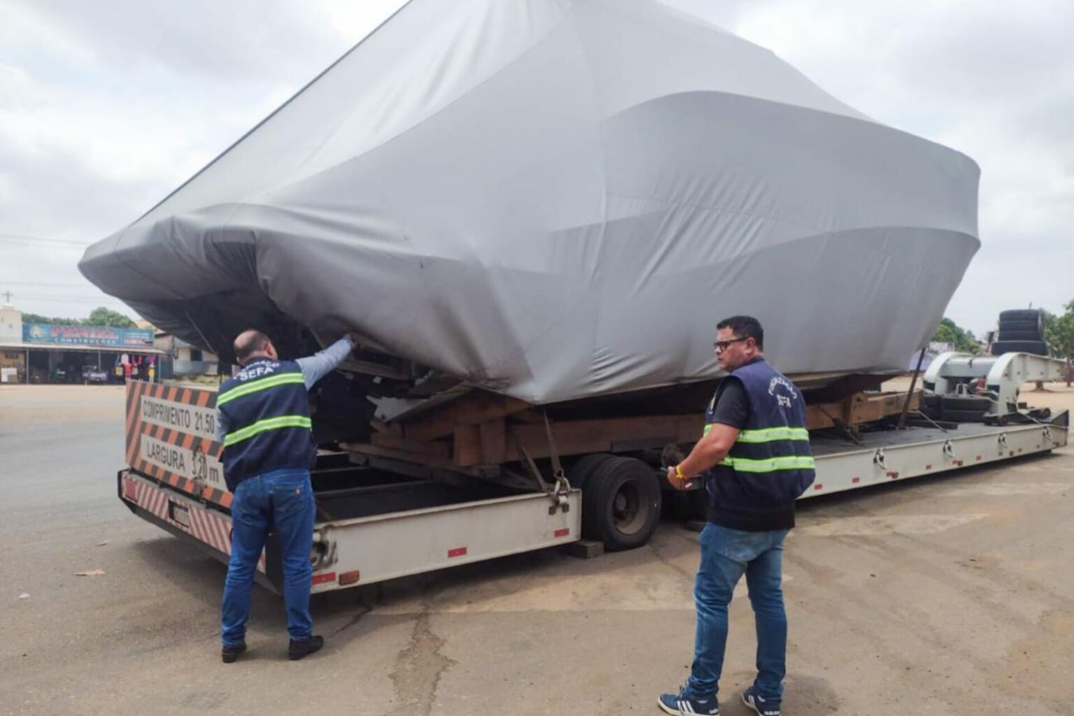 Sefa apreende lancha e peixes em Dom Eliseu