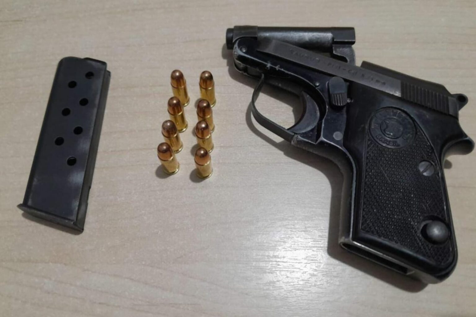 PM flagra homem com arma de fogo dentro de carro em Paragominas