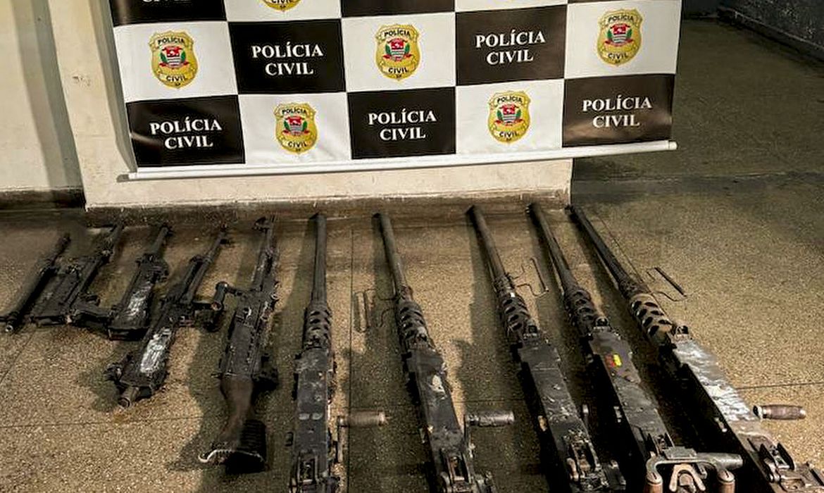 Duas metralhadoras furtadas do Exército são recuperadas no Rio
