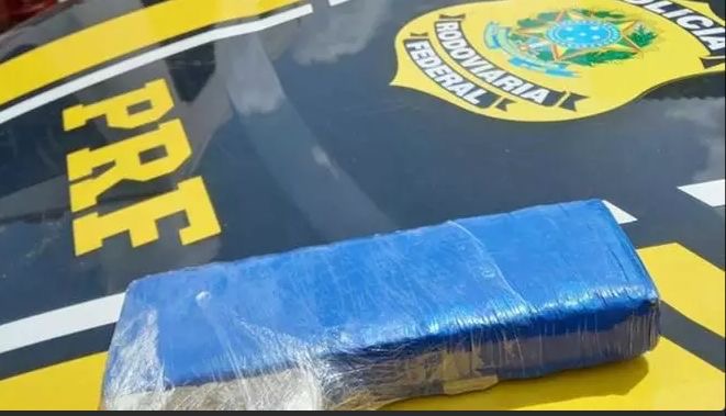 Mulher em van é presa com 1 kg de maconha em Ipixuna do Pará