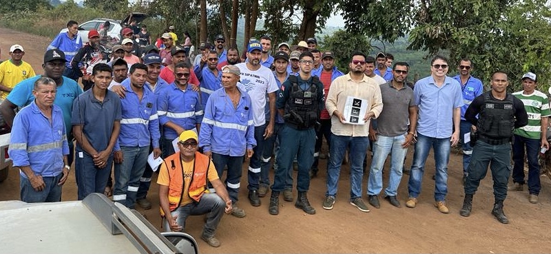 Comitiva orienta trabalhadores da Buritirama Mineração após protestos
