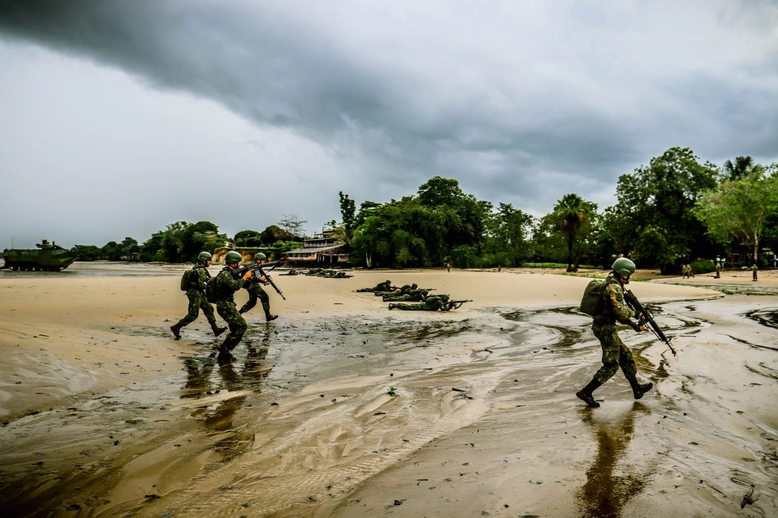 Marinha realiza exercício com 750 militares no Pará