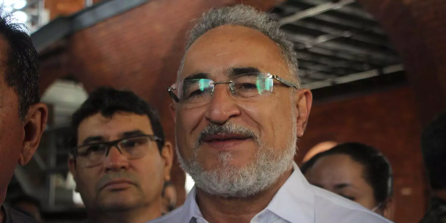 Câmara de Belém aprova viagem de Edmilson Rodrigues para Dubai