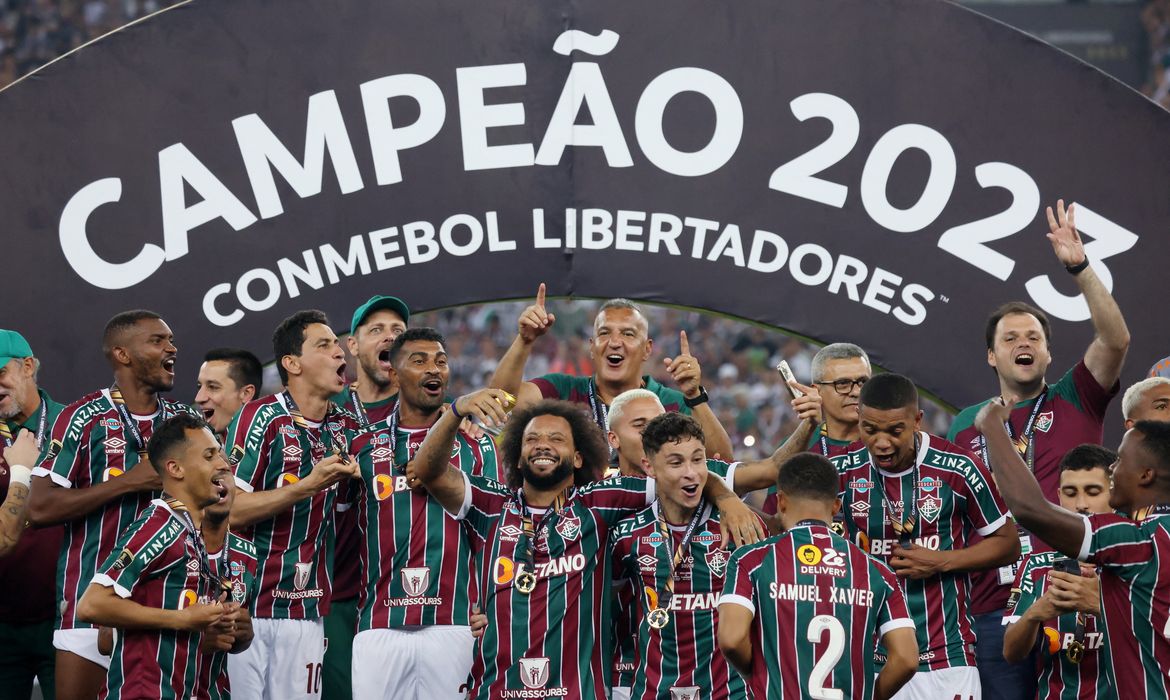 Fluminense derrota Boca Juniors e fatura 1ª taça Libertadores