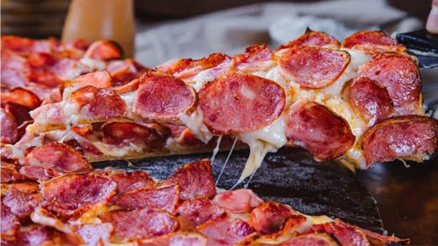 Tradicional pizzaria de Marabá promete 50% de desconto na Black Friday