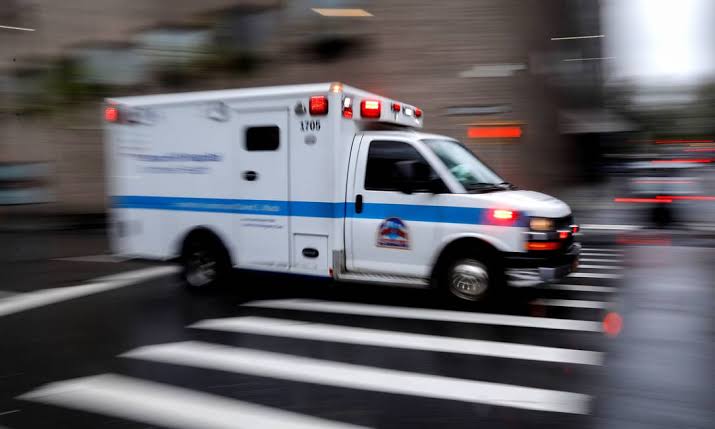 Menino de 10 anos morre esmagado em elevador de escola