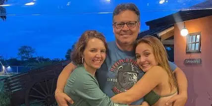 Larissa Manoela consegue romper sociedade com os pais na Justiça