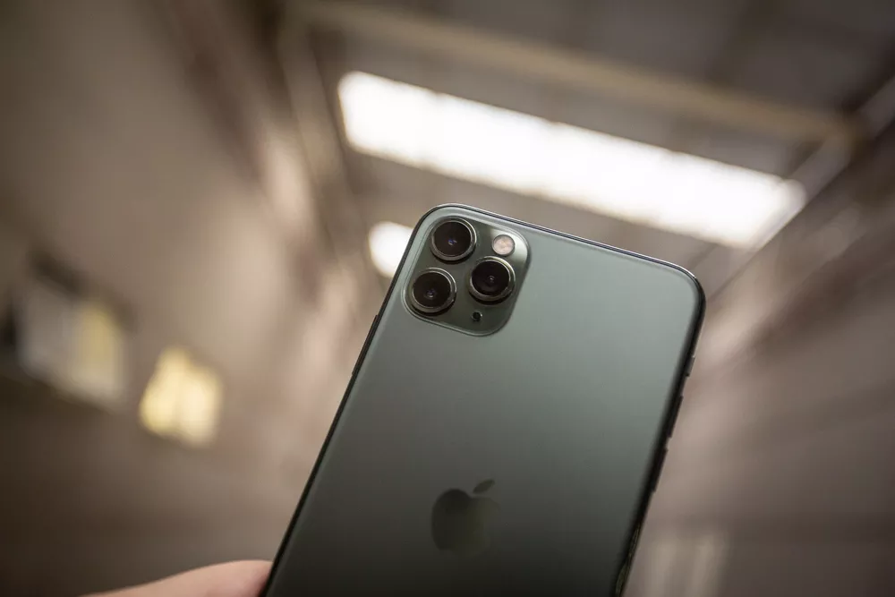 Leilão da Receita tem iPhones por R$ 1 mil e notebook por R$ 2 mil