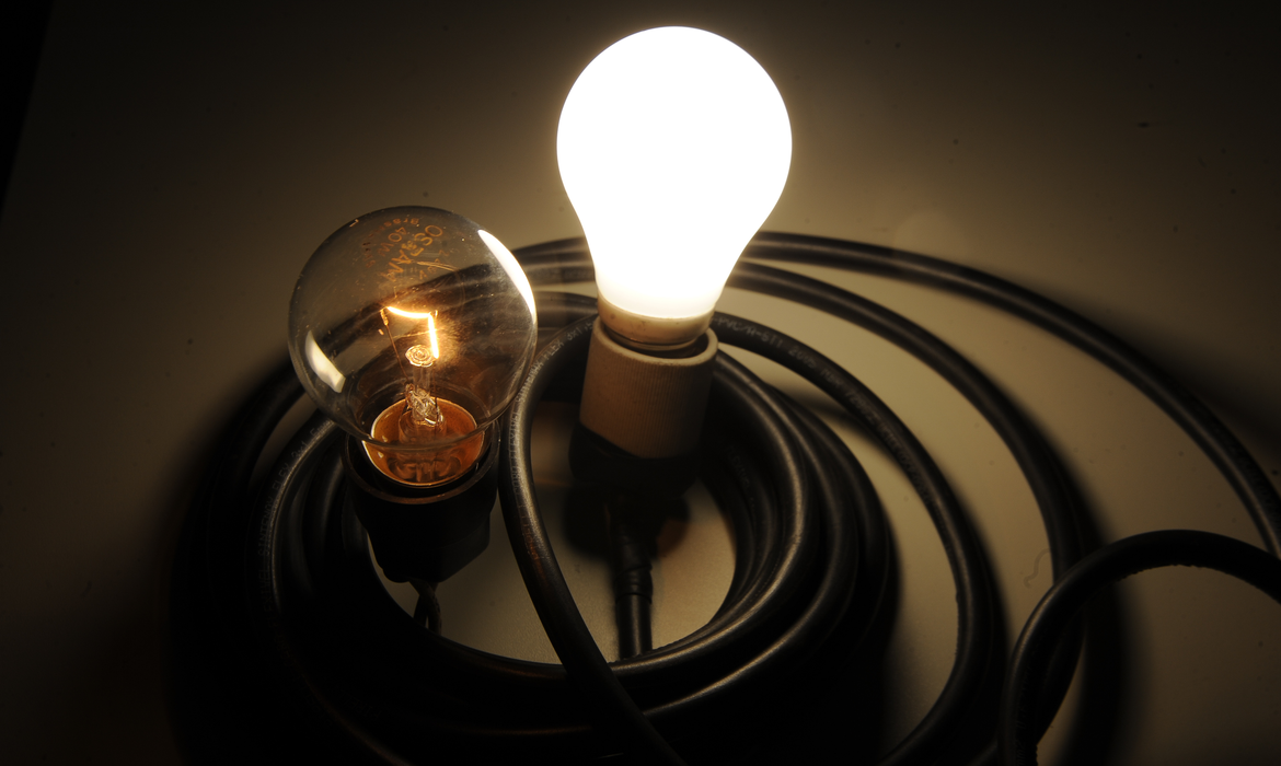 ONS aciona usinas térmicas após aumento do consumo de energia elétrica