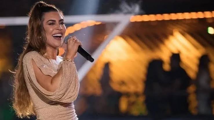 Cantora Naiara Azevedo sofre violência doméstica, diz agente