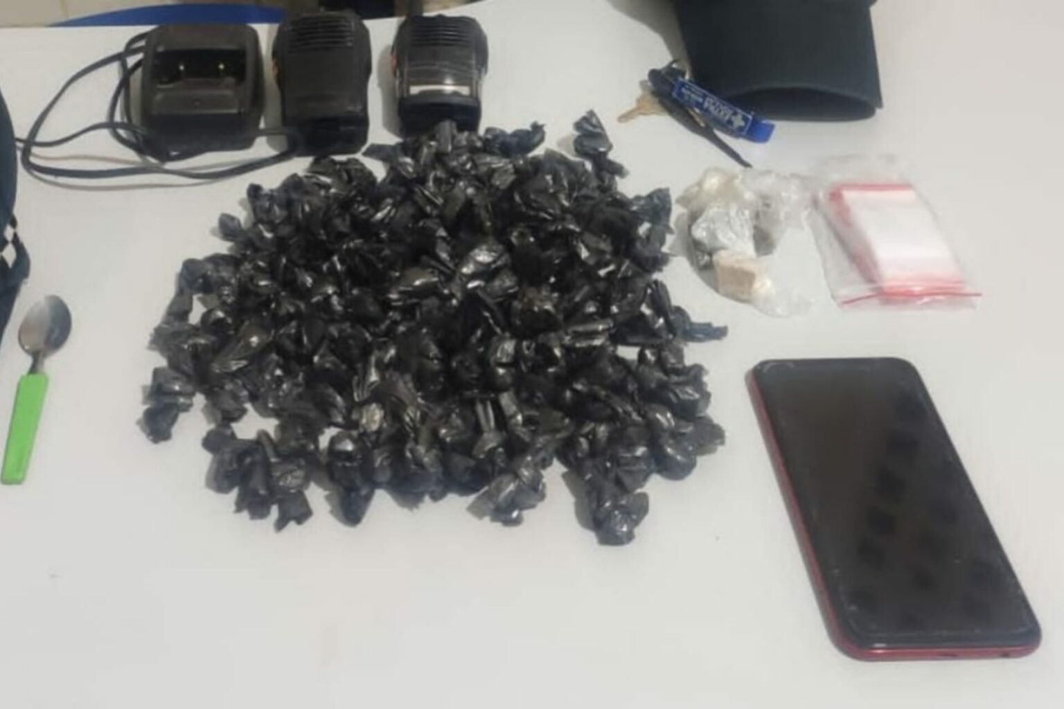 Homem é preso com porções de maconha e cocaína em Itaituba