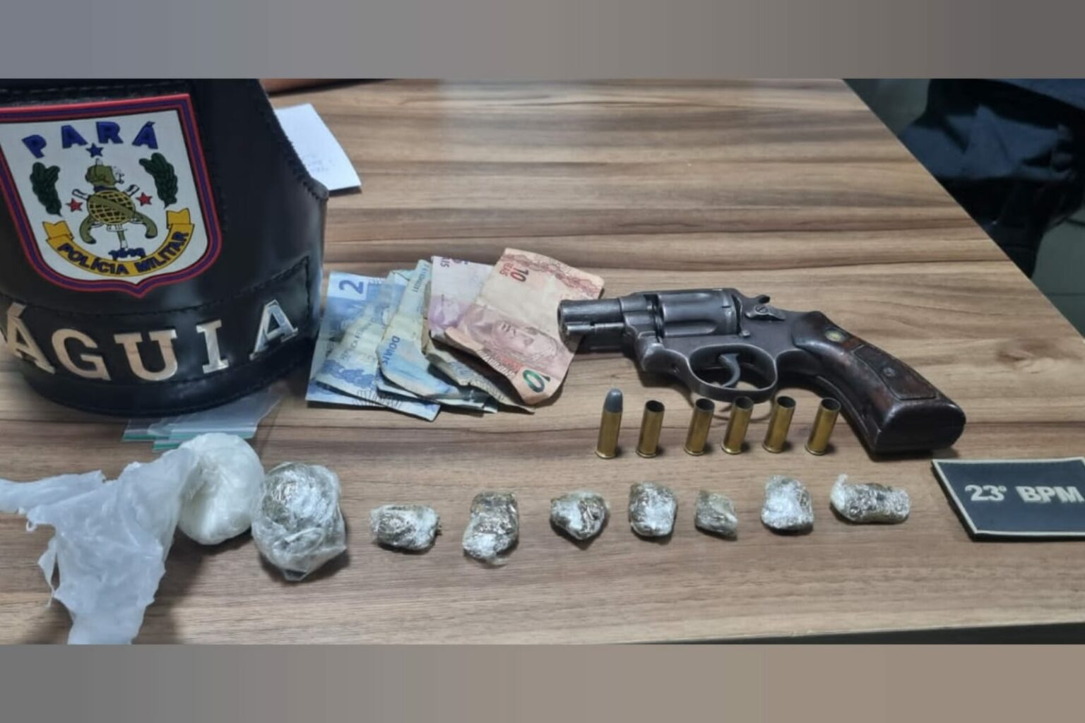 Criminoso capota carro durante perseguição policial em Parauapebas