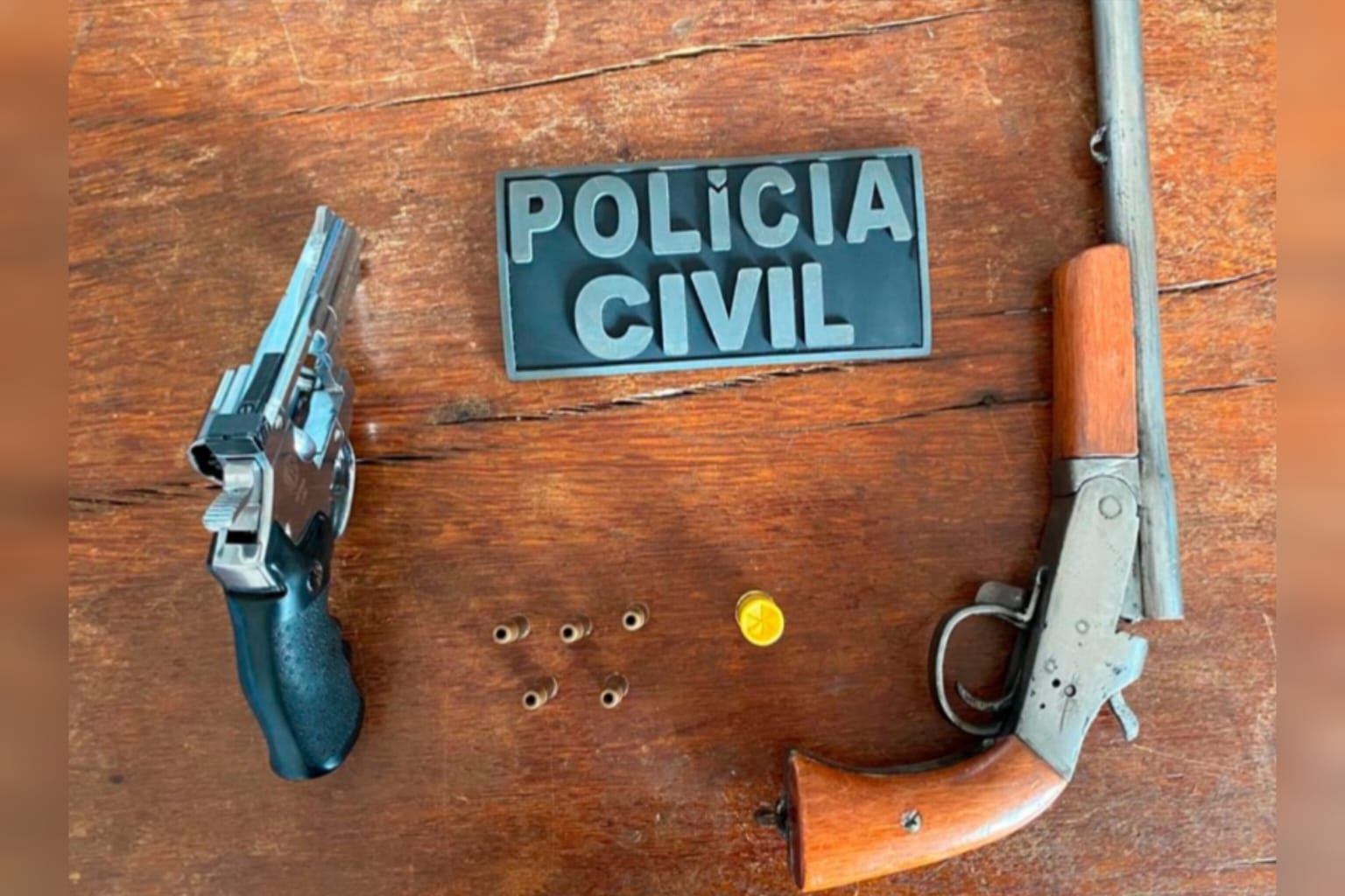 PC prende suspeito com duas armas de fogo em Goianésia do Pará