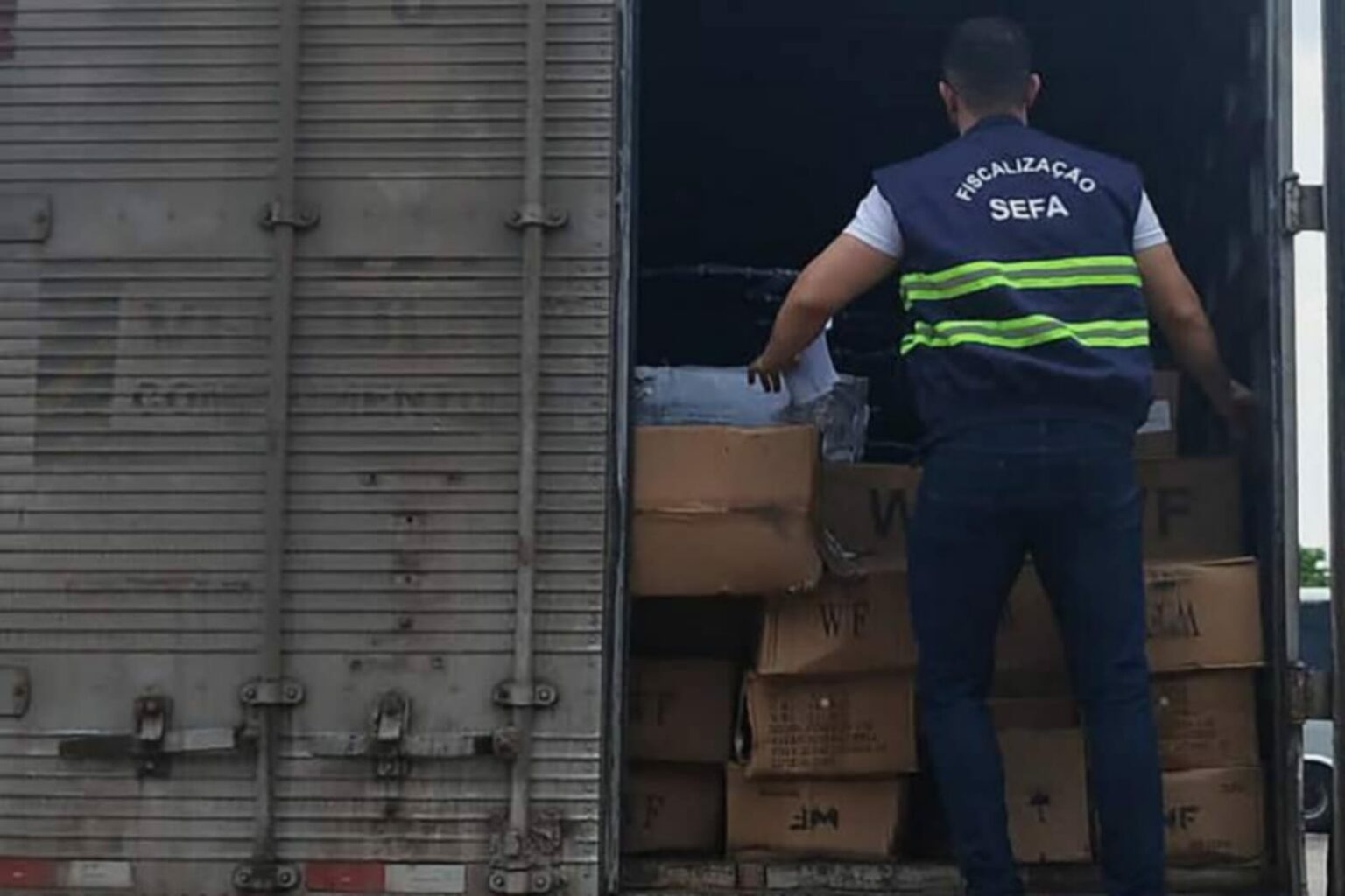 Sefa apreende artigos de iluminação em Conceição do Araguaia