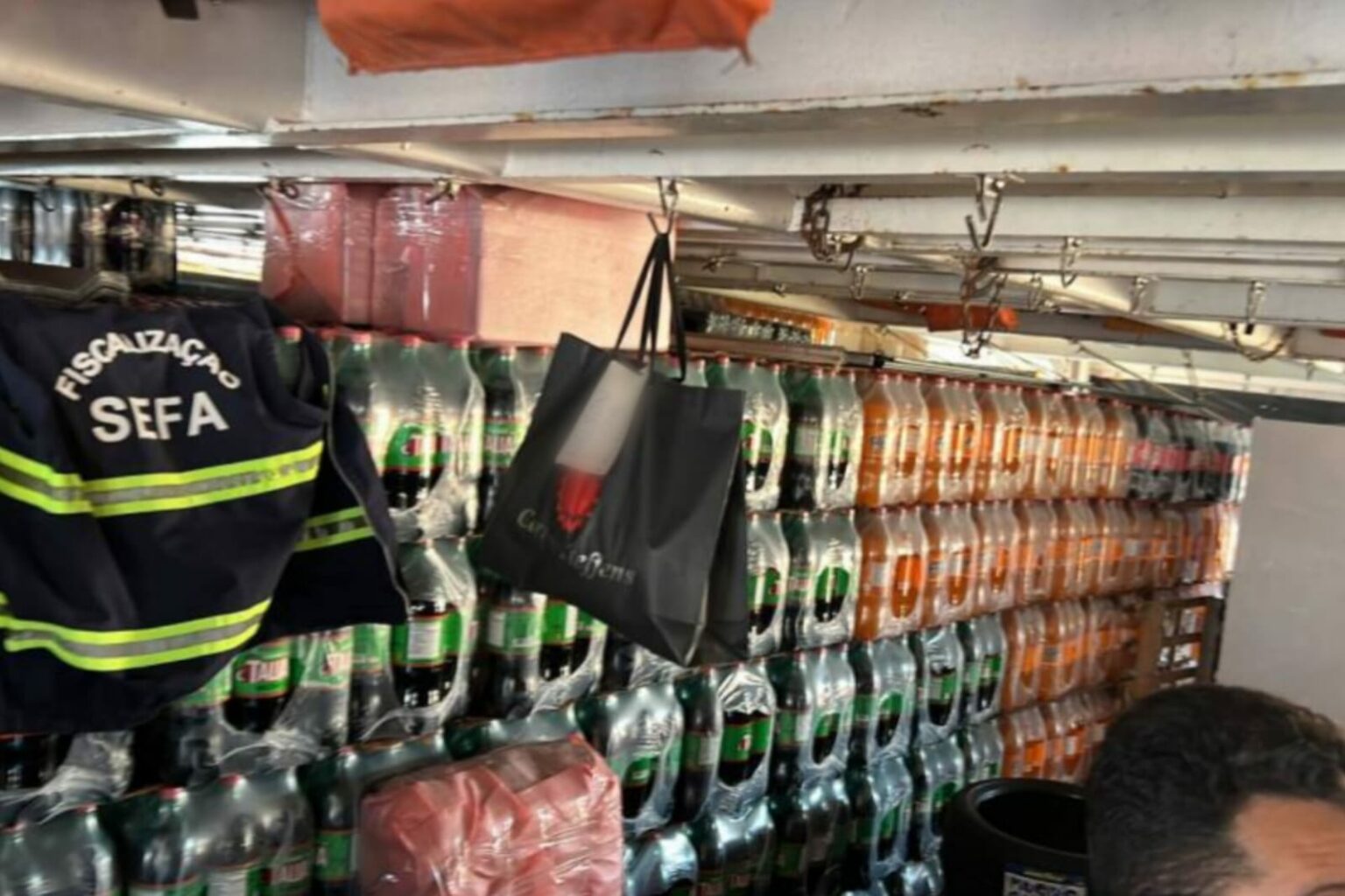 Sefa apreende 5.580 unidades de refrigerante em Oriximiná