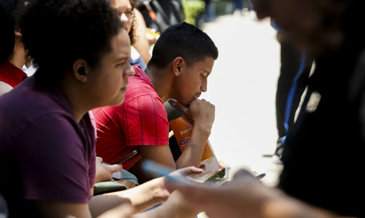 7 em 10 alunos no Brasil não sabem mínimo de matemática, diz Pisa