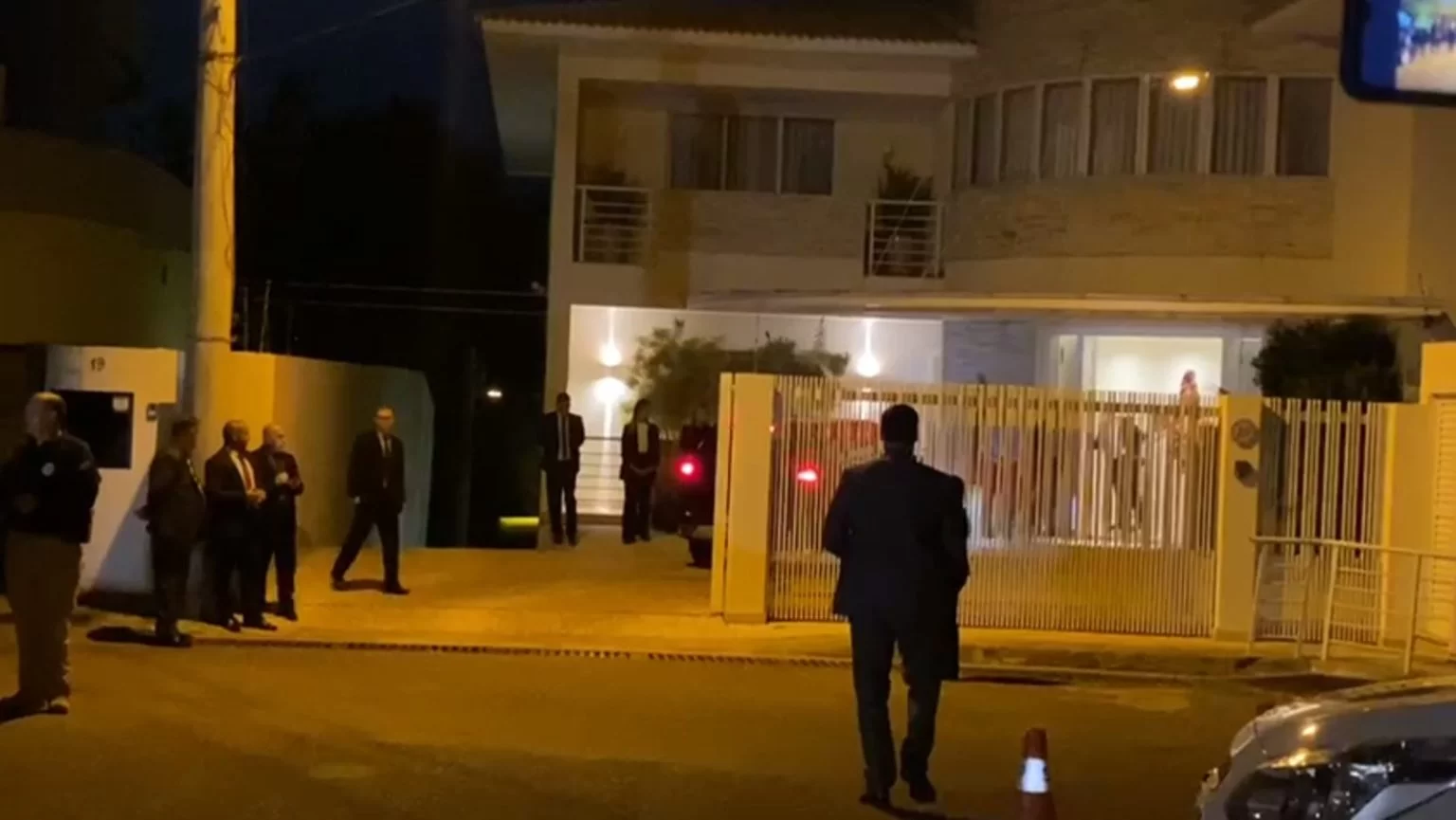 Lula janta com ministros do STF na casa de Barroso