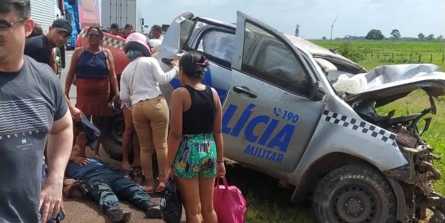 Cinco pessoas morreram em acidente envolvendo viatura da PM e veículo particular na BR-010
