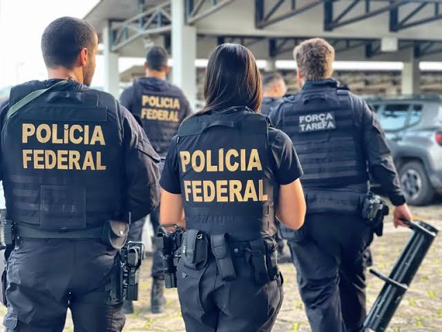PF faz ação contra grupo suspeito de planejar ataques a autoridades