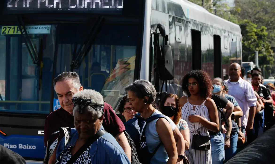 São Paulo adota tarifa zero em ônibus aos domingos