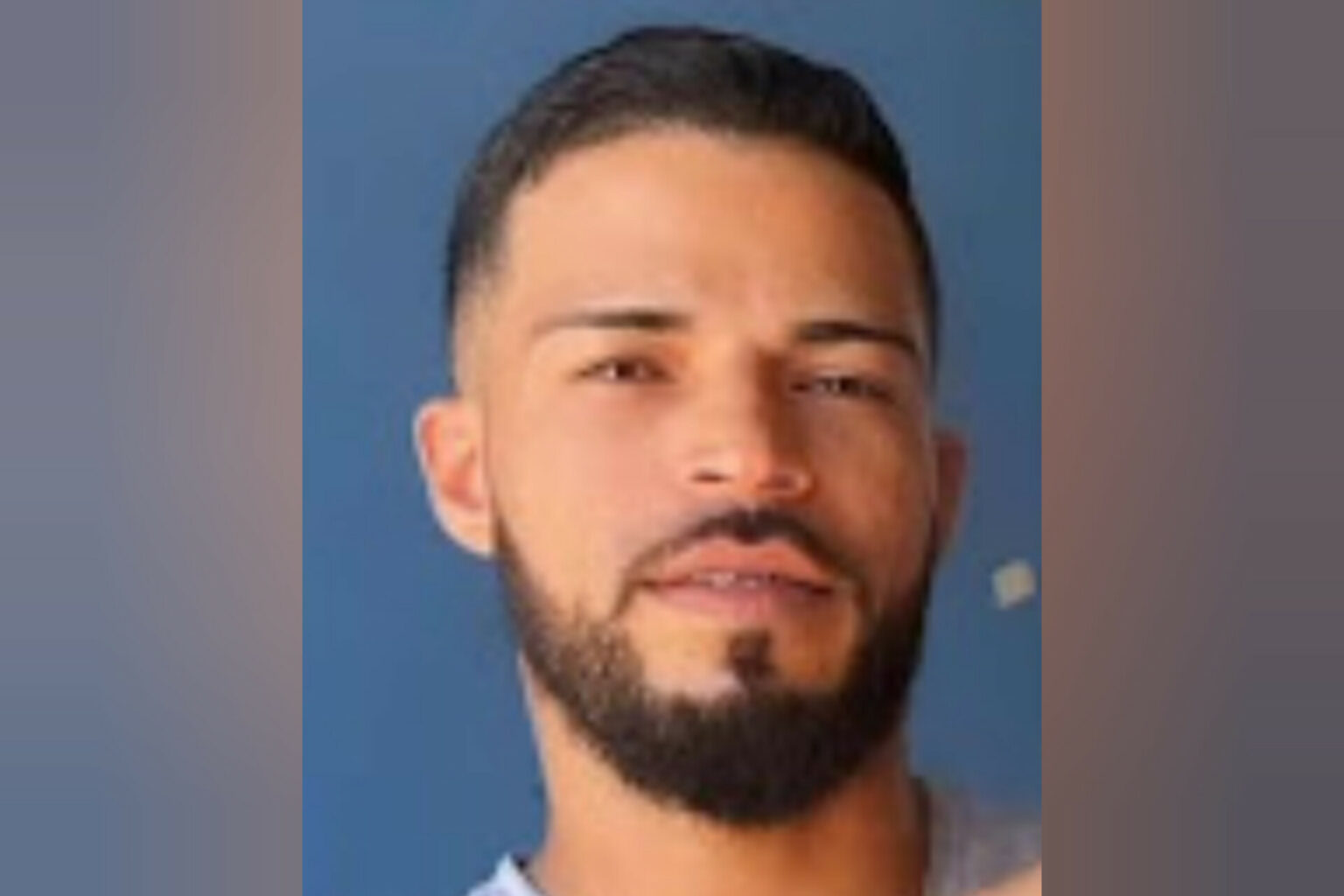 Homem é executado a tiros dentro de carro em Redenção