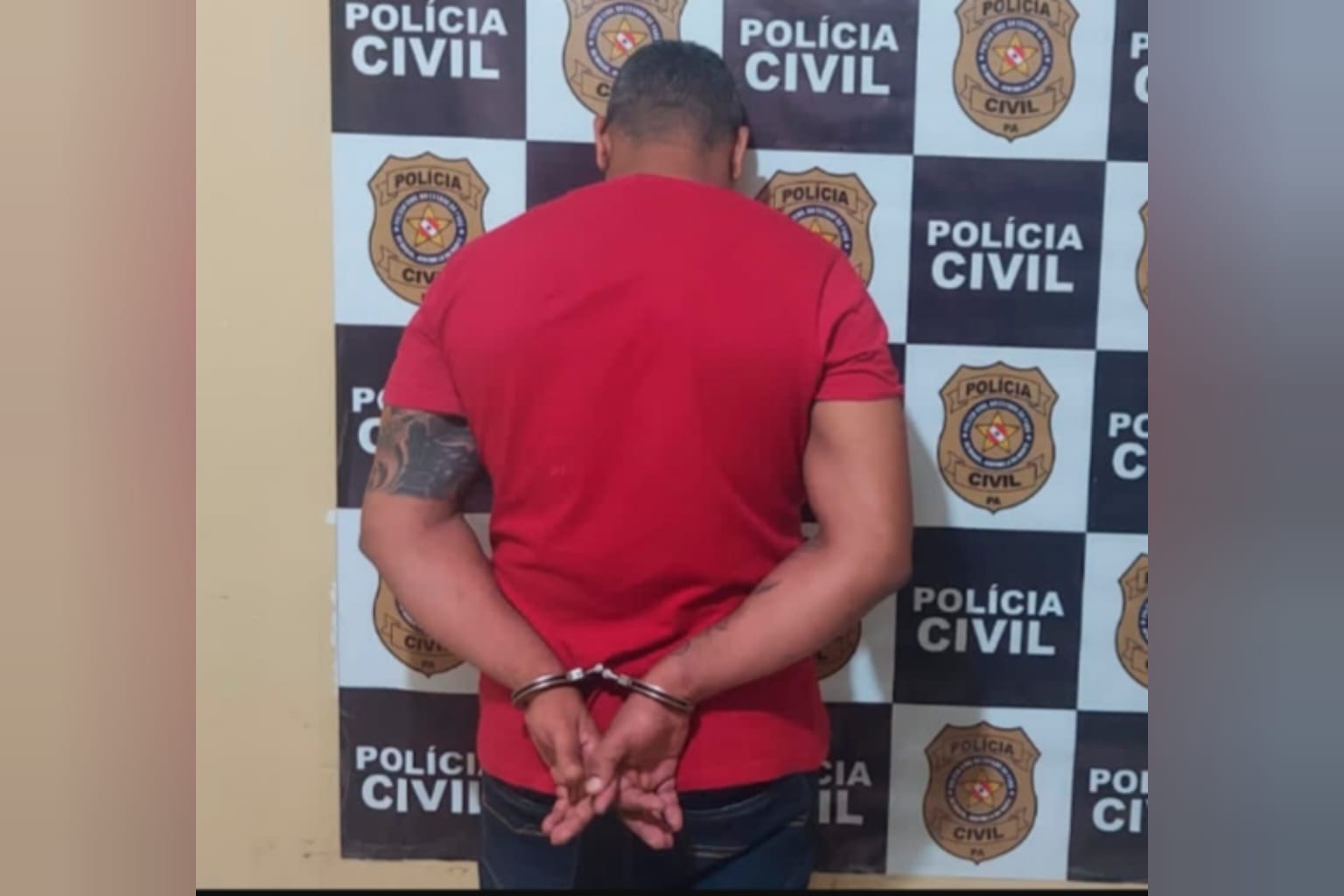 Homem é preso com arma e porções de cocaína em Redenção