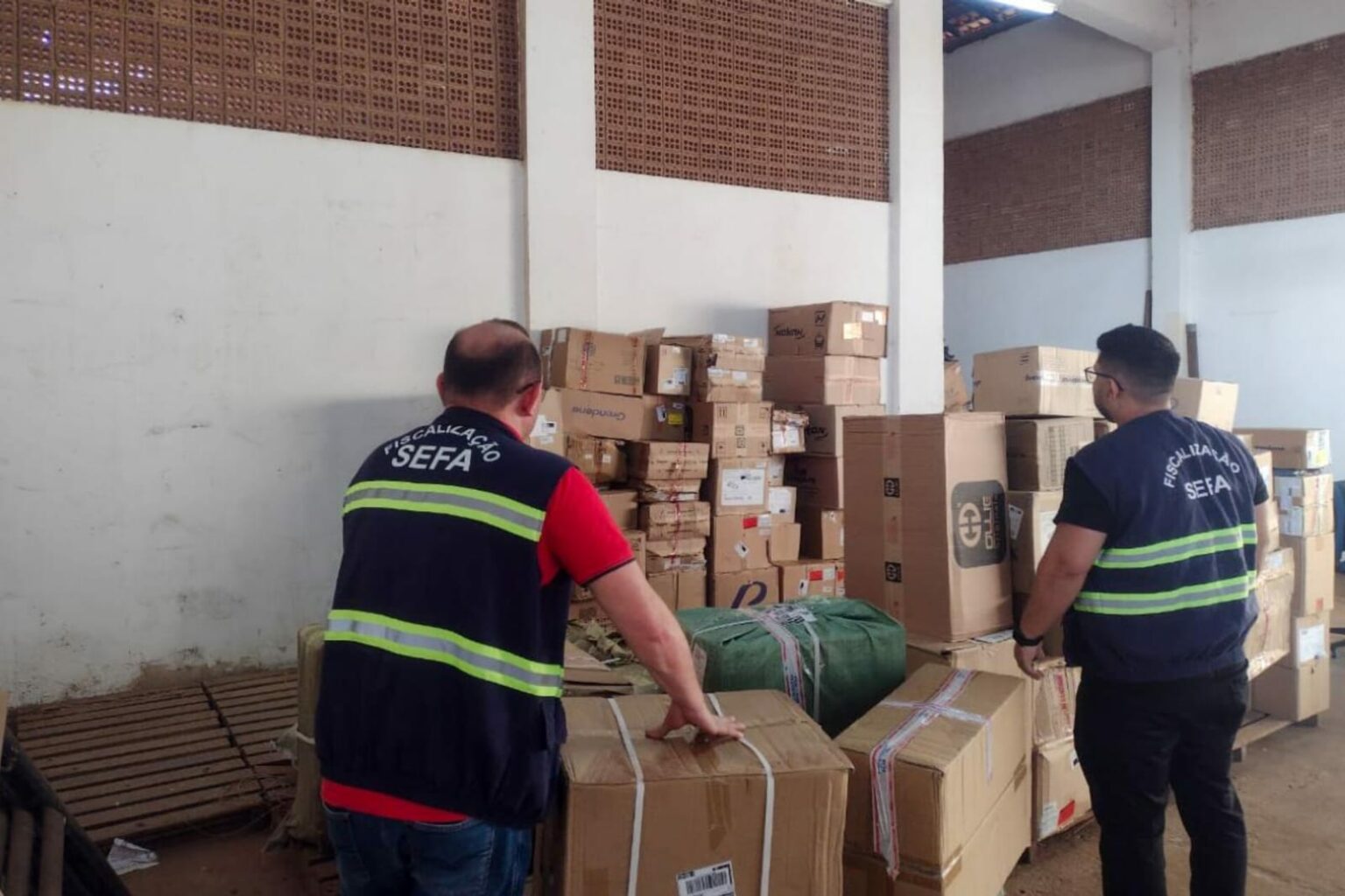 Sefa apreende 165 caixas de mercadorias diversas em Dom Eliseu