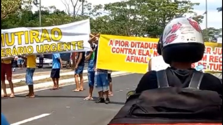Vídeo: familiares de presos interditam BR-230 em Marabá