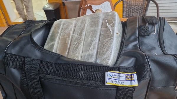 Jovem é presa com mais de 5 kg de entorpecentes no Pará