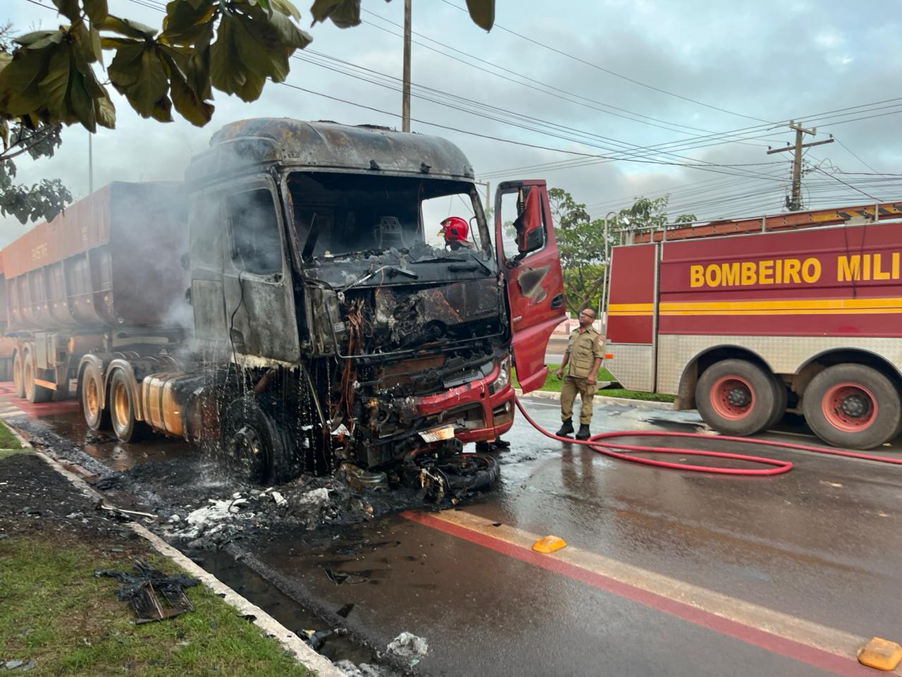 Casal morre em grave acidente entre moto e carreta na BR-230