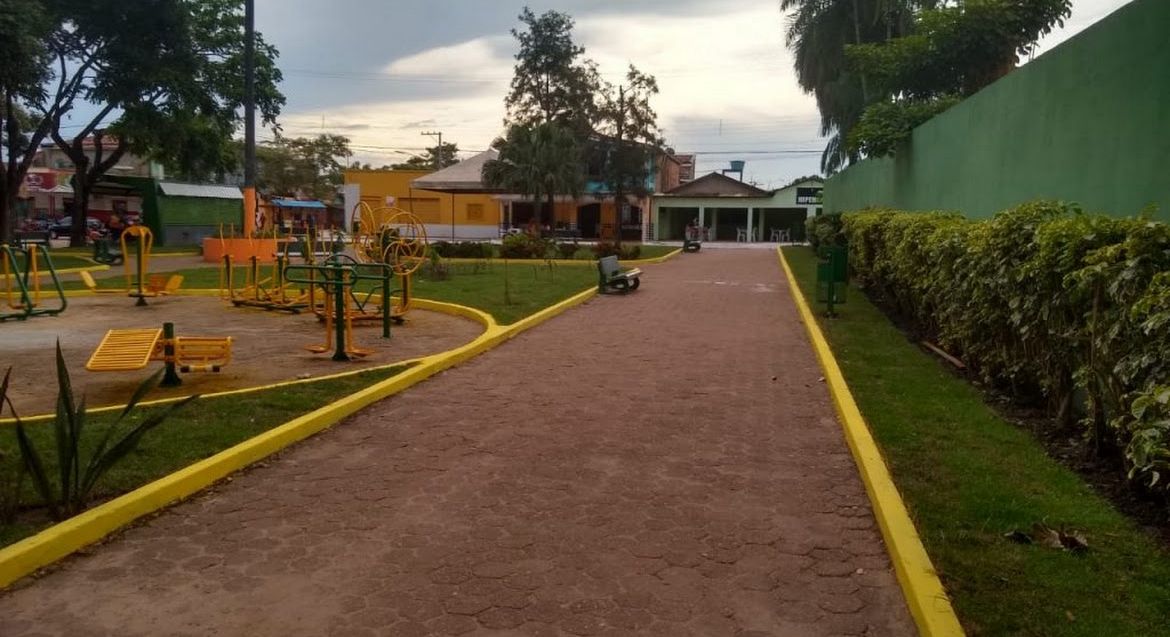 Criminosos furtam caixa de som que estava dentro de veículo em praça de Marabá