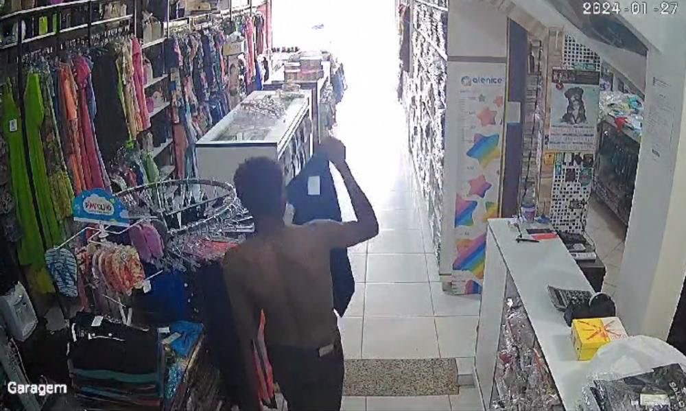 Vendedora desesperada tenta evitar furto em loja de Anapu