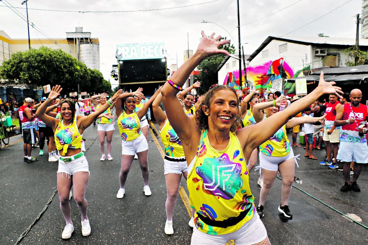 Bloco de axé antecipa carnaval nas ruas de Belém