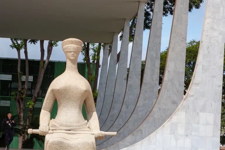 Brasil lidera ranking mundial de gastos com tribunais de Justiça e presídios